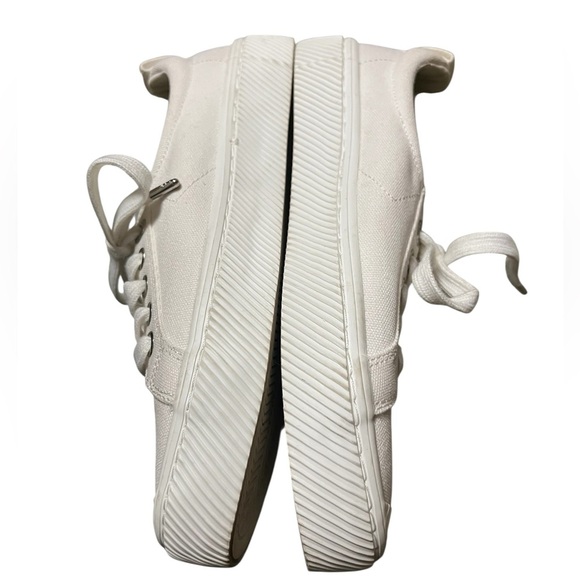 Cariuma OCA low canvas white lace up sneakers - Picture 4 of 11